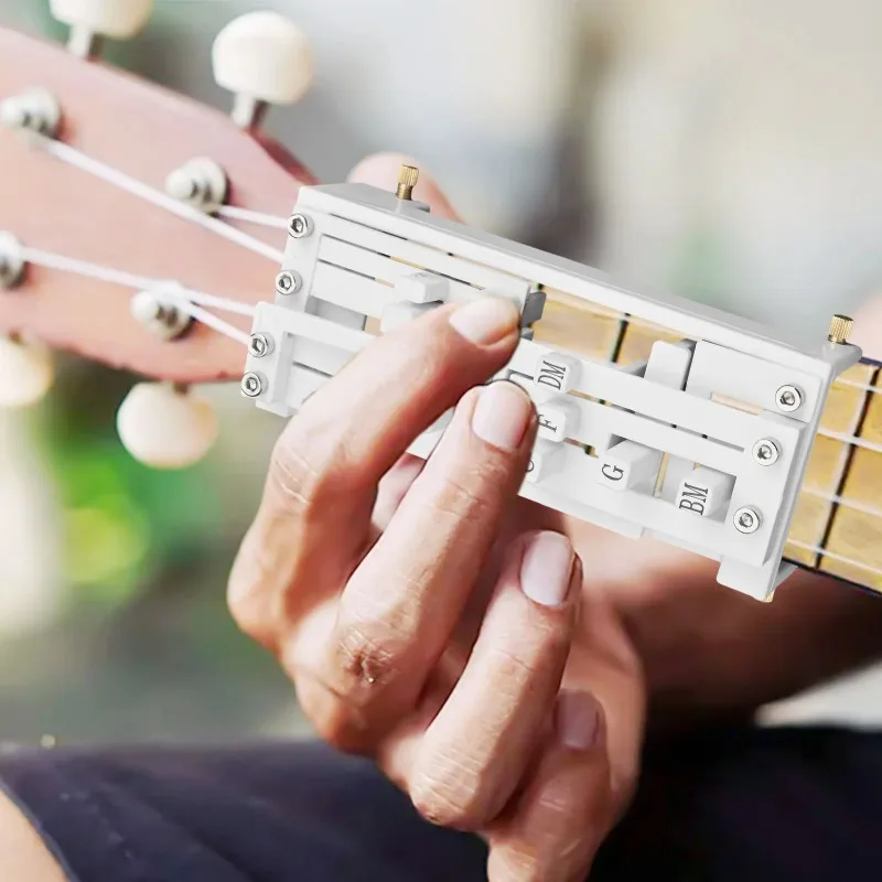 

A Must-have Learning Accessory for Beginners, Guitar Chord Press, Portable One Key Chord Aid Tool, Suitable for Beginners