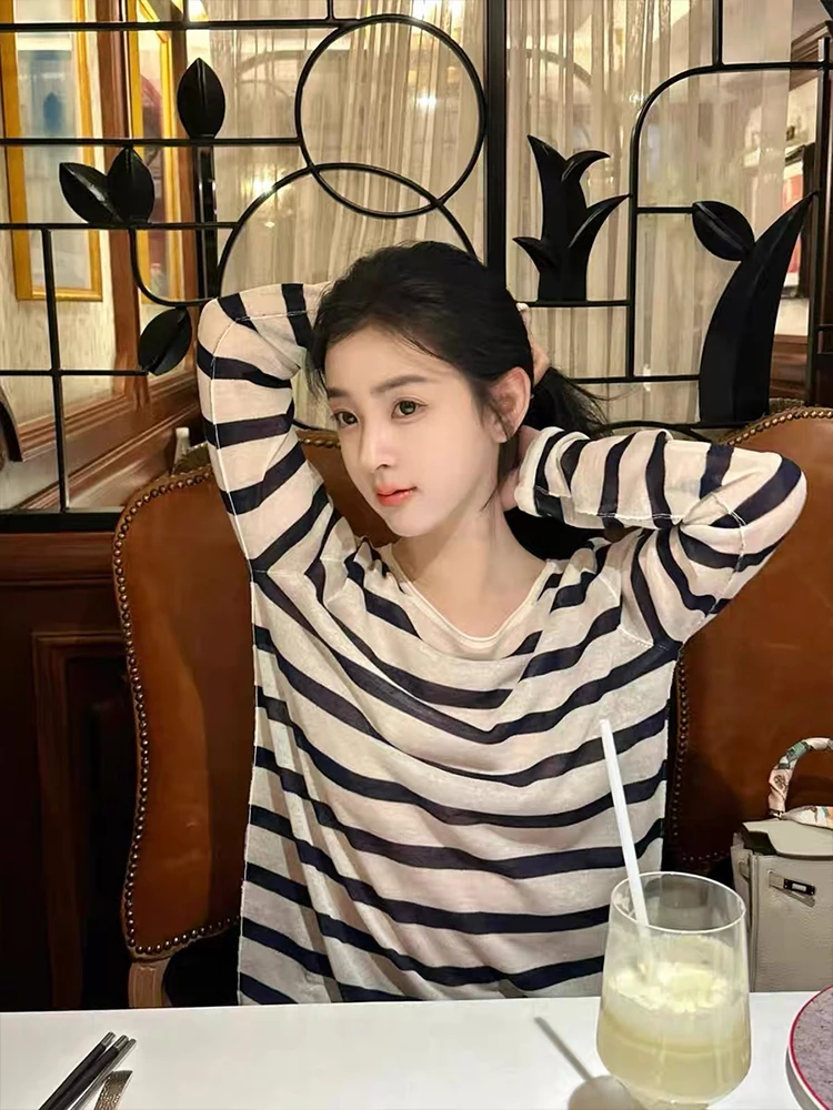 Women Casual Long Sleeve T-Shirts Spring Summer Black and White Color Scheme Pullovers Tees Shirts Female Sunscreen Streetwear