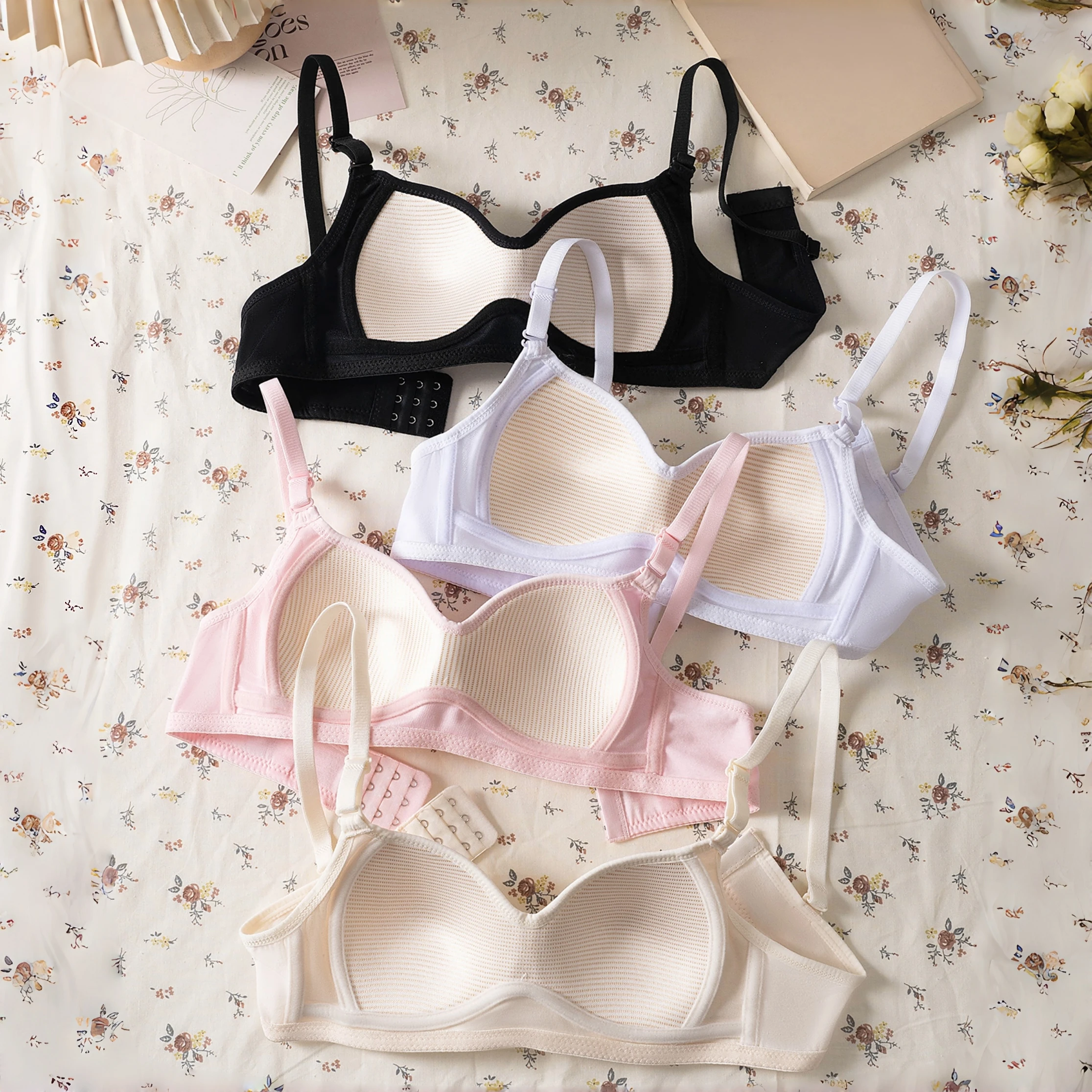 4 Pcs Girls' Soft Cotton Wire-Free Puberty Training Bras for Girls 11-16 Adjustable Straps Breathable Comfortable Teen Underwear
