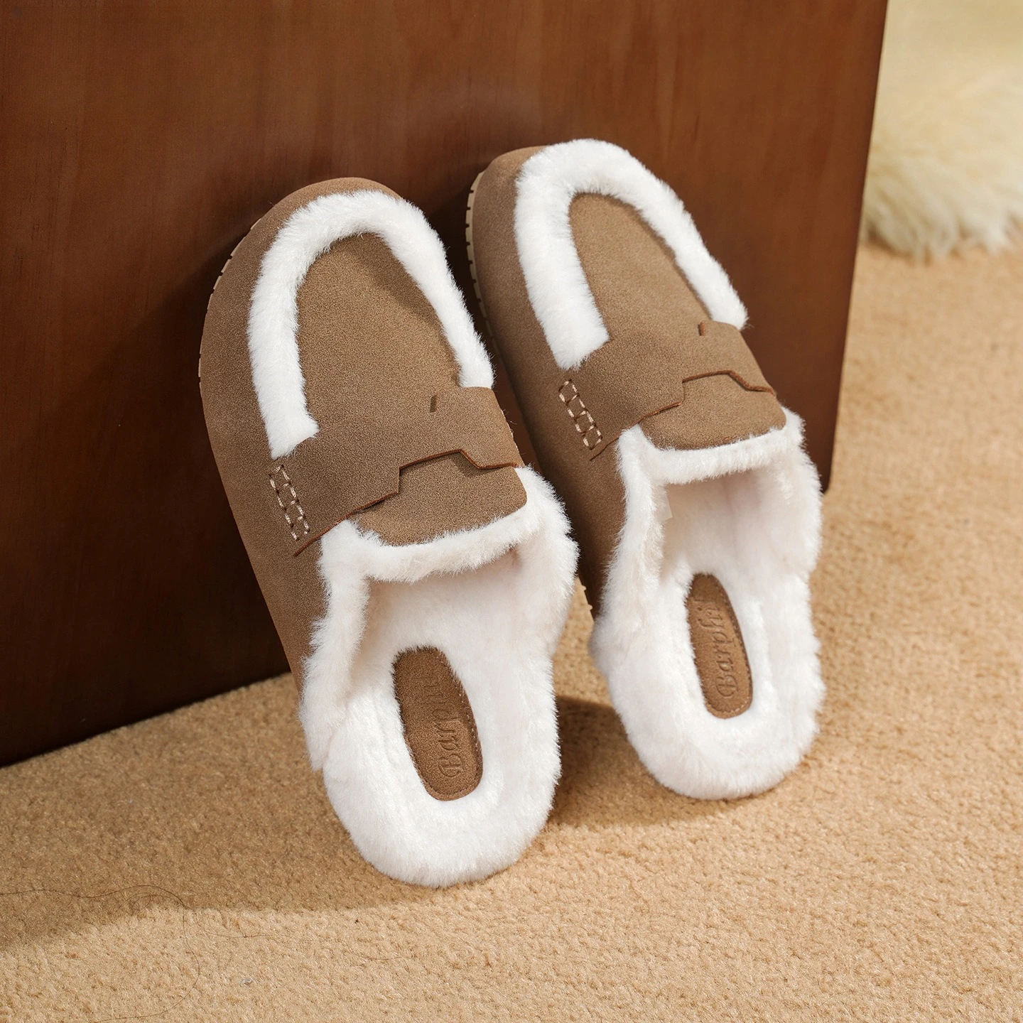 

Fashion-forward Retro Women's Fleece-lined Flat Bottomed Half Cotton Slippers for Autumn Winter Soft Fluffy Fur Maximum Comfort