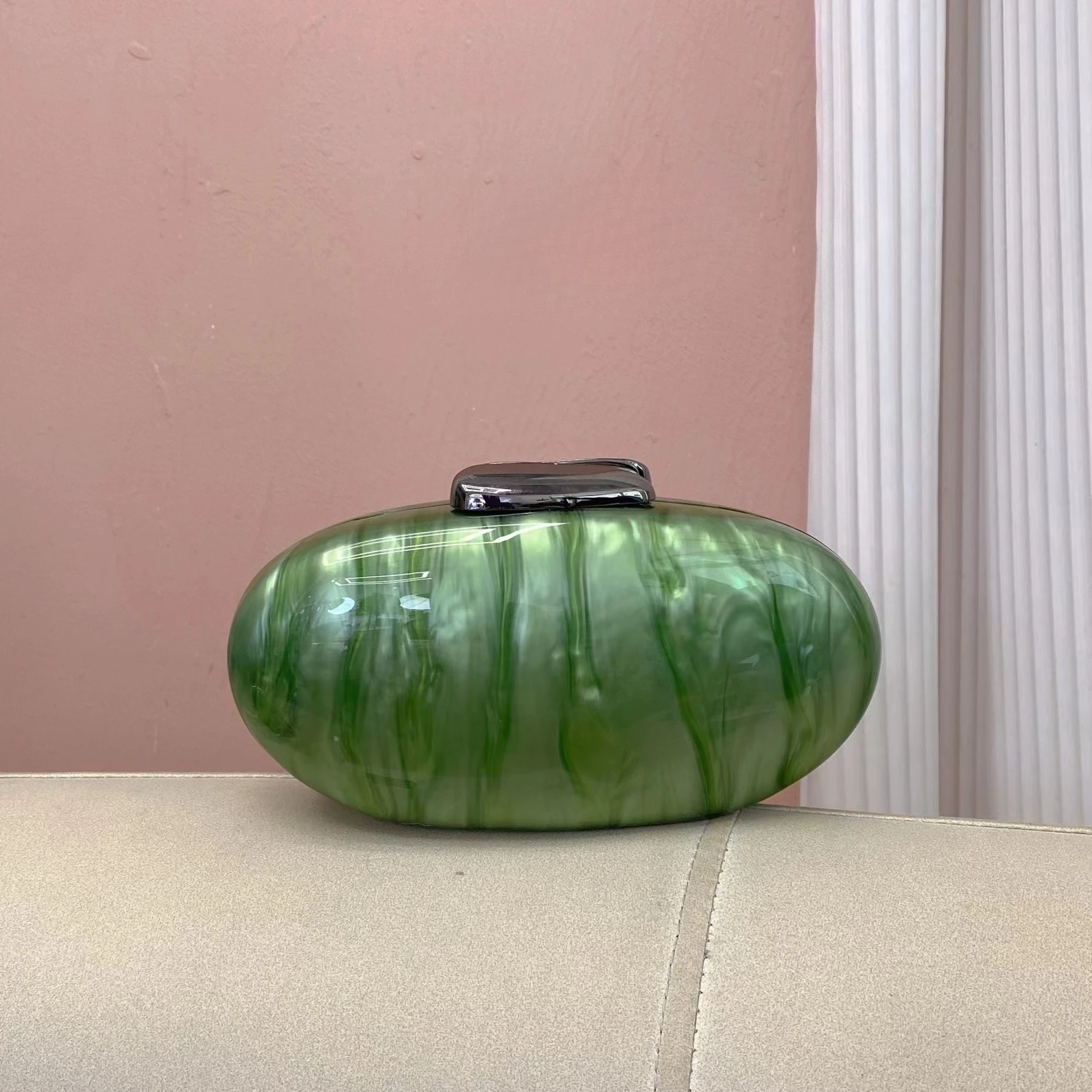 

Французская акриловая сумка-клатч с жемчужным узором в форме гусиного яйца, нишевый дизайн, легкая роскошь, сумка для ужина в стиле знаменитостей, сумка-бокс, сумка-мессенджер