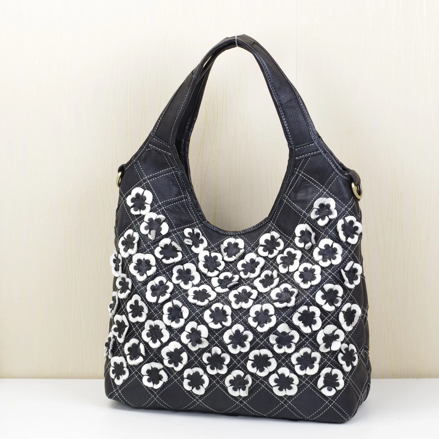 

Top Layer Cowhide Leather Women's Shoulder Bag Casual Commuter Satchel Crossbody Bag Fashionable Soft Handle Polyester