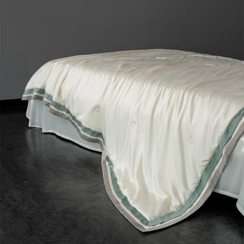 Customizable silk quilt summer cool three-piece set