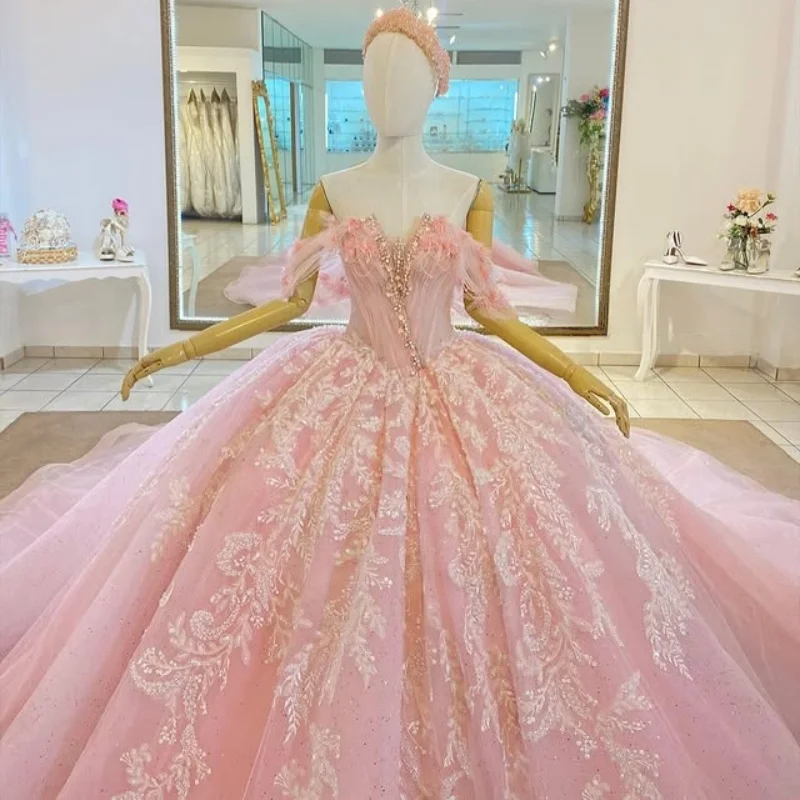 

Shiny Pink Quinceanera Dress applique Tull Ball Gown Lace layering decal Long tail beads vestidos de 15 quinceañera Customized