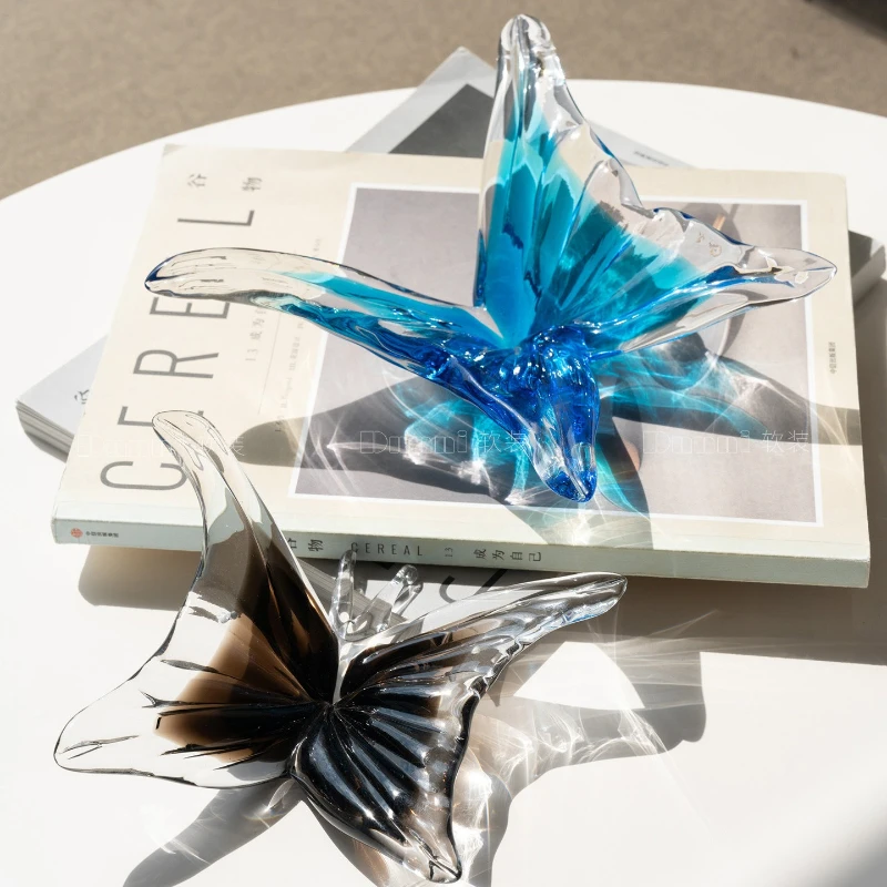

Minimalist Glass Butterfly Decor Clear Art Sculpture for Home Shelf Creative Ornament Housewarming Gift Tabletop Decoration