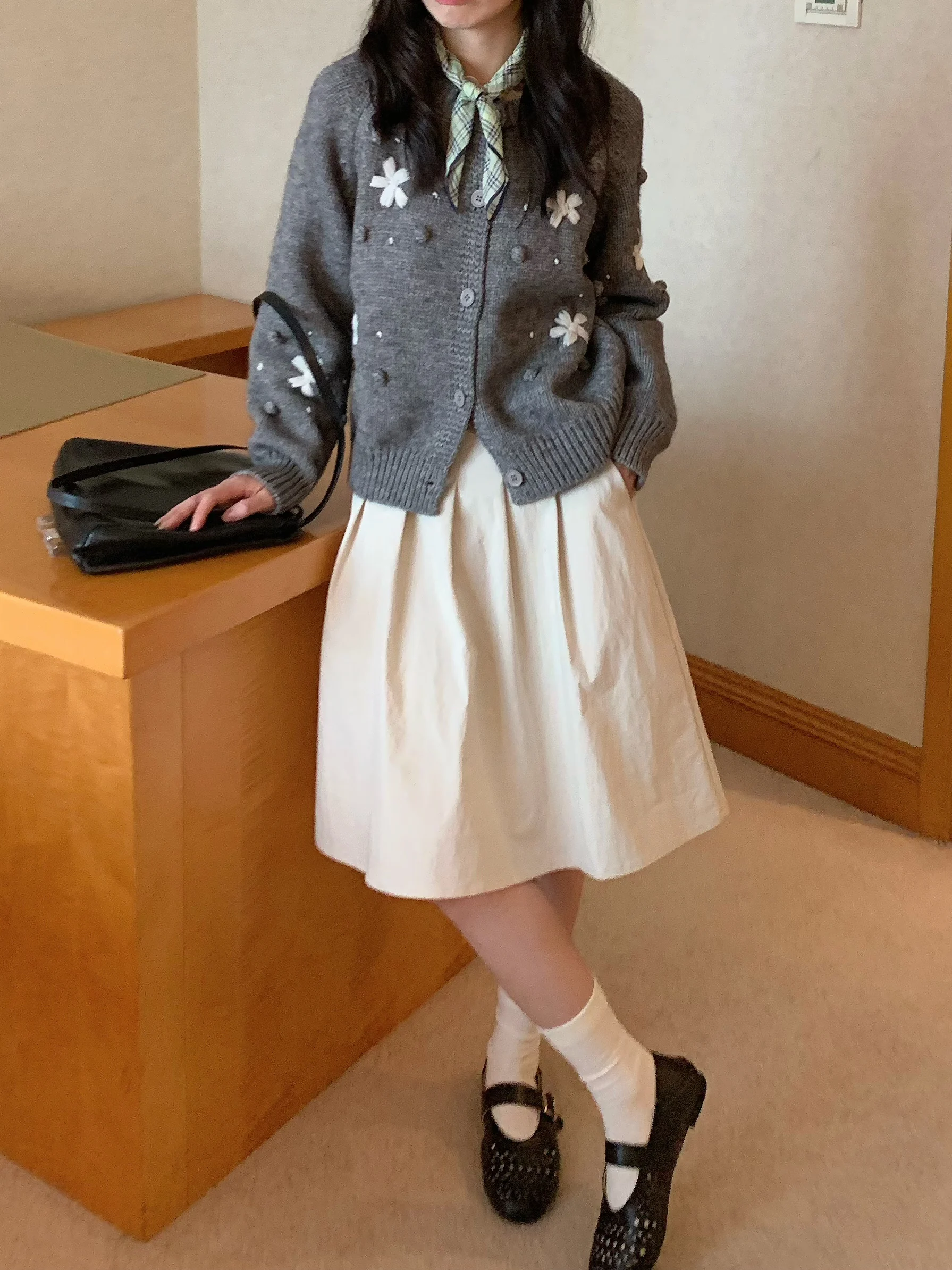 

Thiened Loose Knitted ey Flower Mixed Color Sweater Women's Sle Banana Peel off Japanese Design Long Sve round Ne ...