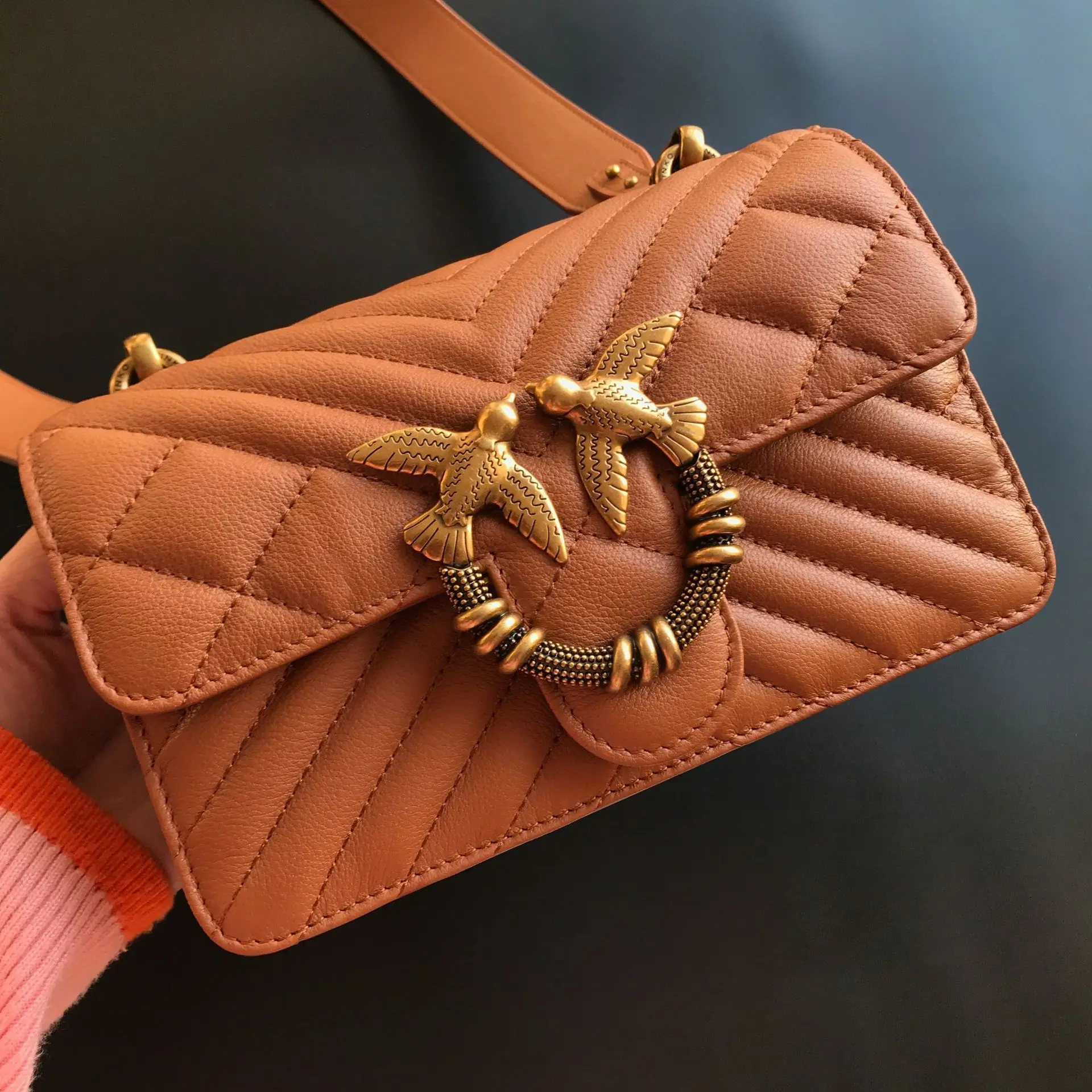 Nieuwe handgestikte lederen schoudertas met ketting, echt lederen crossbody tas, premium dagelijkse handtas - afbeelding 1