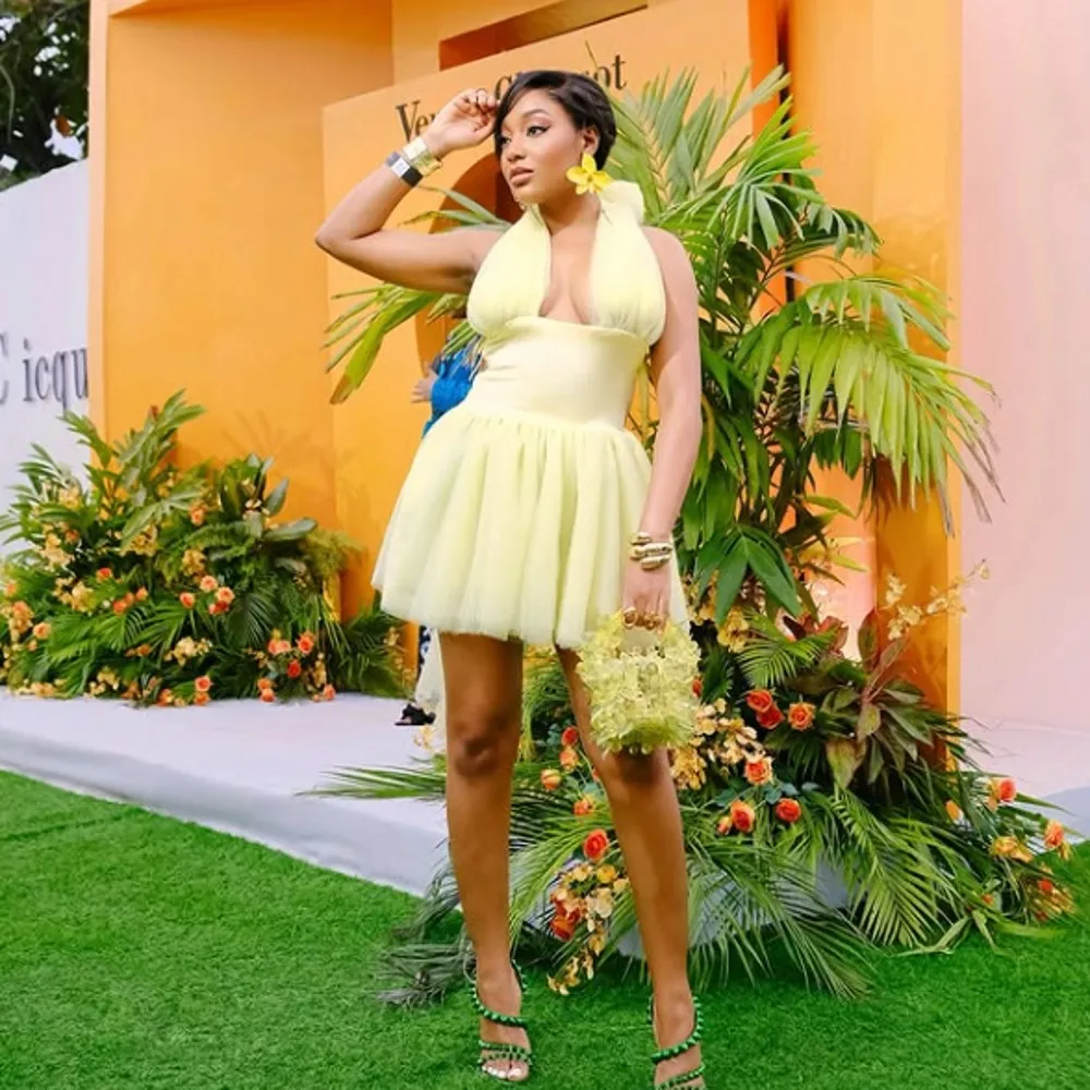 

Light Yellow Mini Cocktail Dresses Halter Sexy Back Tulle A Line Homecoming Dress 2025 Summer Holiday Sexy Party Gowns