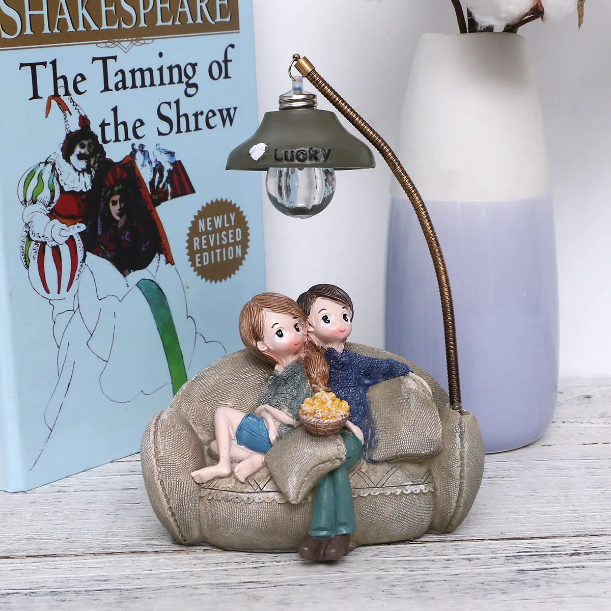 

Элегантная миниатюрная парная лампа-украшение из смолы для декора дома, гостиной, спальни, свадебной комнаты, подарок для влюбленных на День святого Валентина