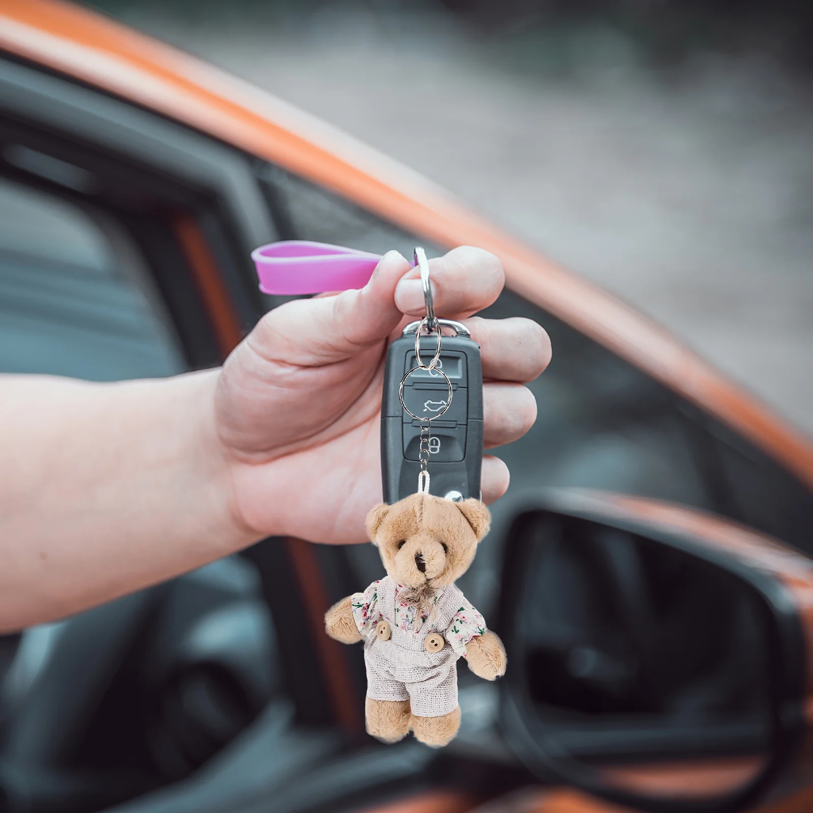 

1Pcs Mini Bear Keychain Cartoon Hanging Ornament Bag Pendant Car Keys Backpack Pendant Key Ring Decoration Bear Design Keychains