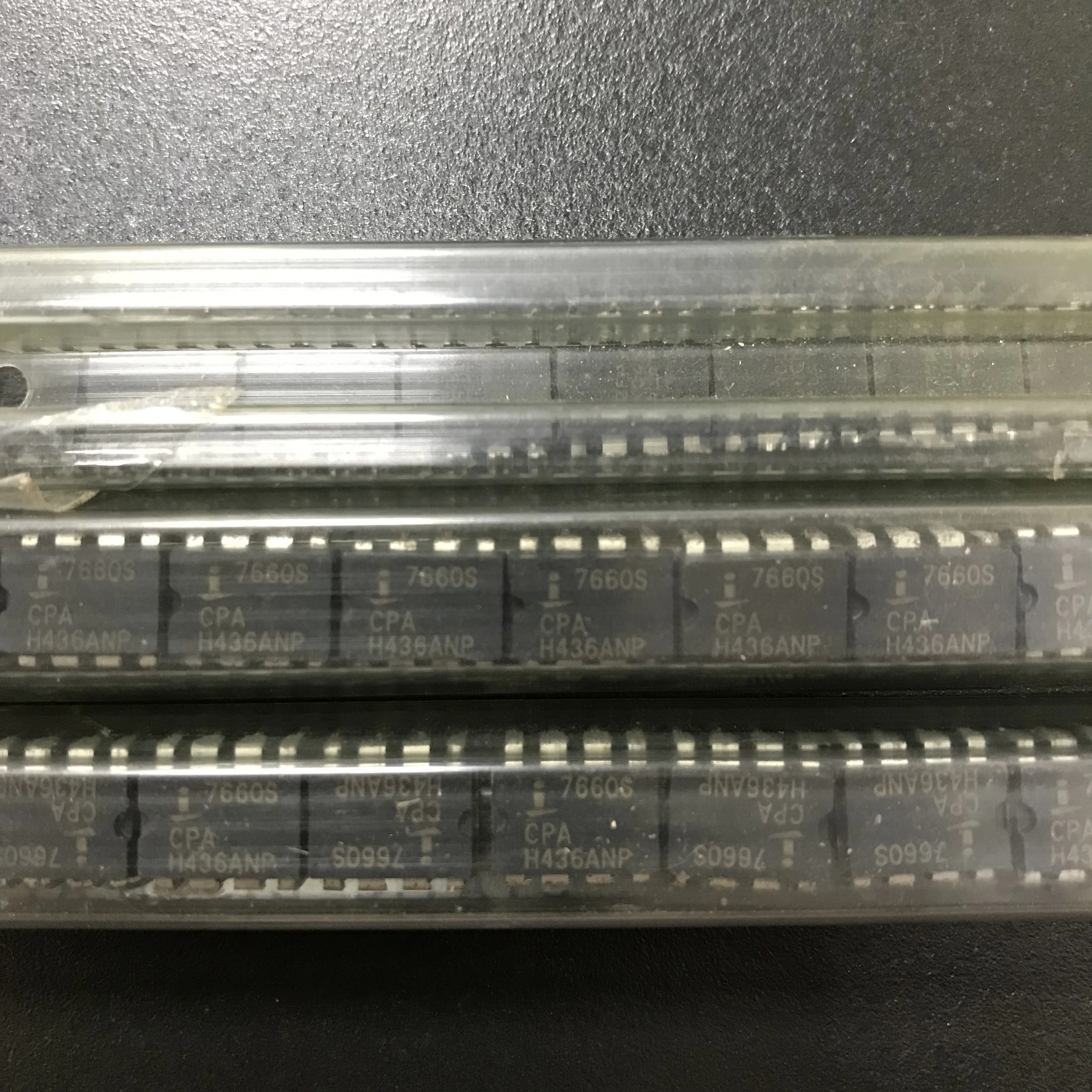 ICL7660SCPA Przełączany konwerter kondensatorów, 0,02 A, 35 kHz Switching Freq-Max, CMOS, PDIP8, PLASTIC, MS-001-BA, DIP-8