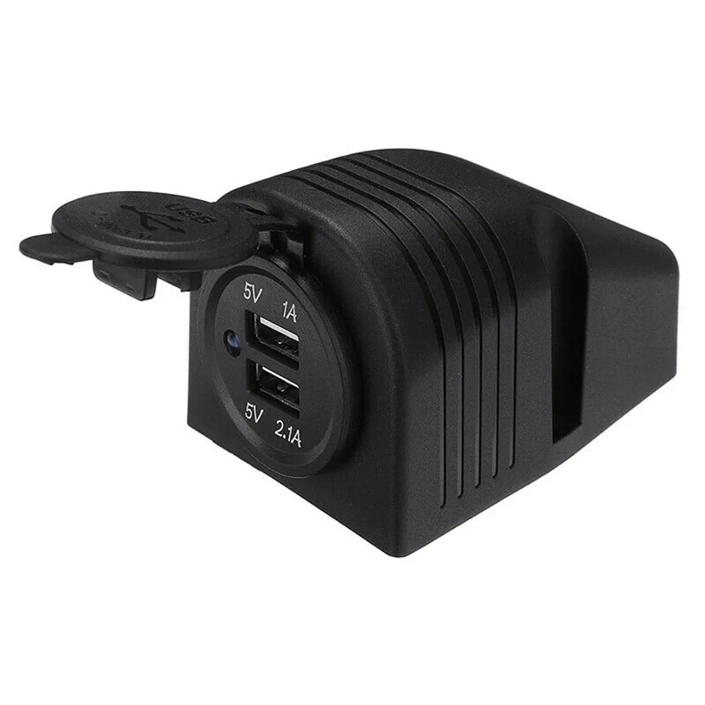 1x Twin Usb Socket +1x Single Housing + 2x Connectors +2x Screws 12V / 24V Dual USB Socket 3.1 A For Campervan & Caravan Charger