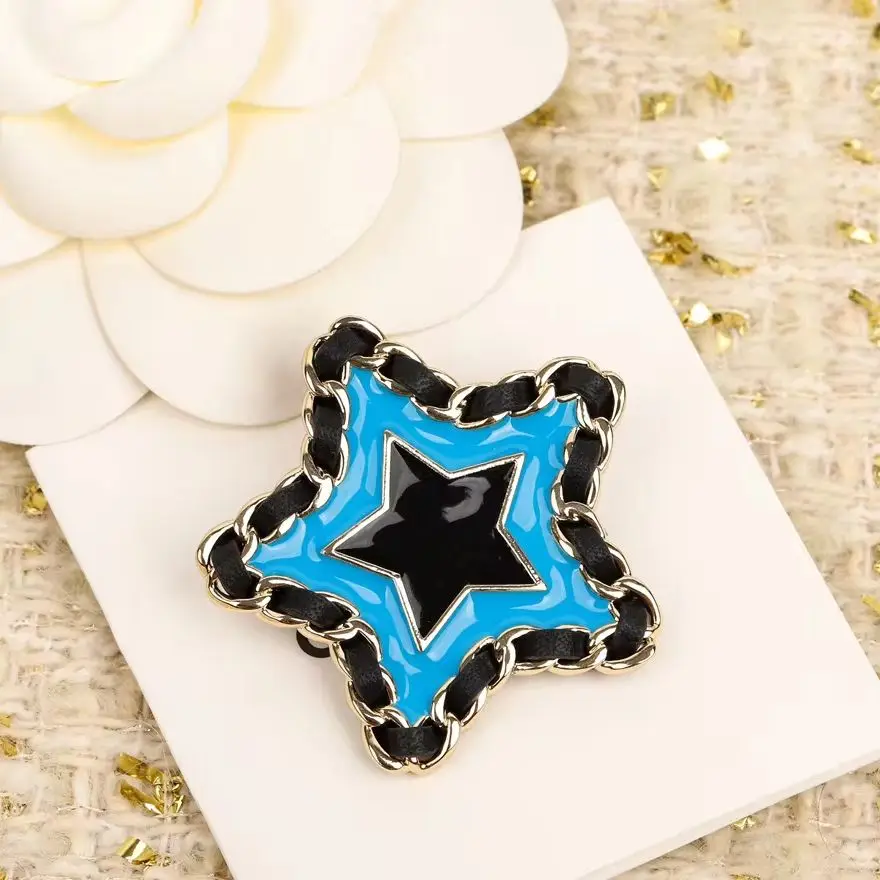 

Новинка 2024, модная дизайнерская брошь в виде синей звезды из овчины, Женская роскошная брошь высшего качества, трендовая бижутерия