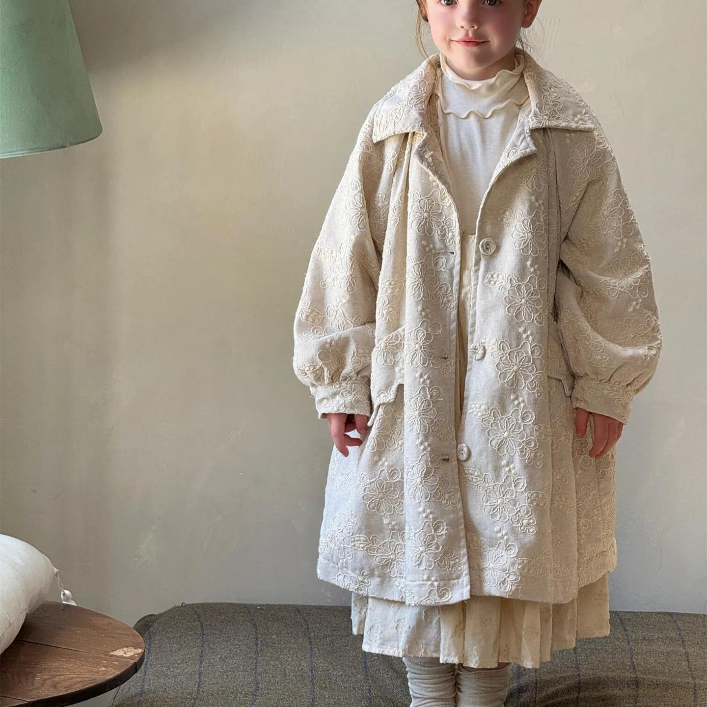 

Korean Children Clothing 2025 Autumn New Girls Coat French Casual High-end Three-dimensional Embroidery Long Windbreaker