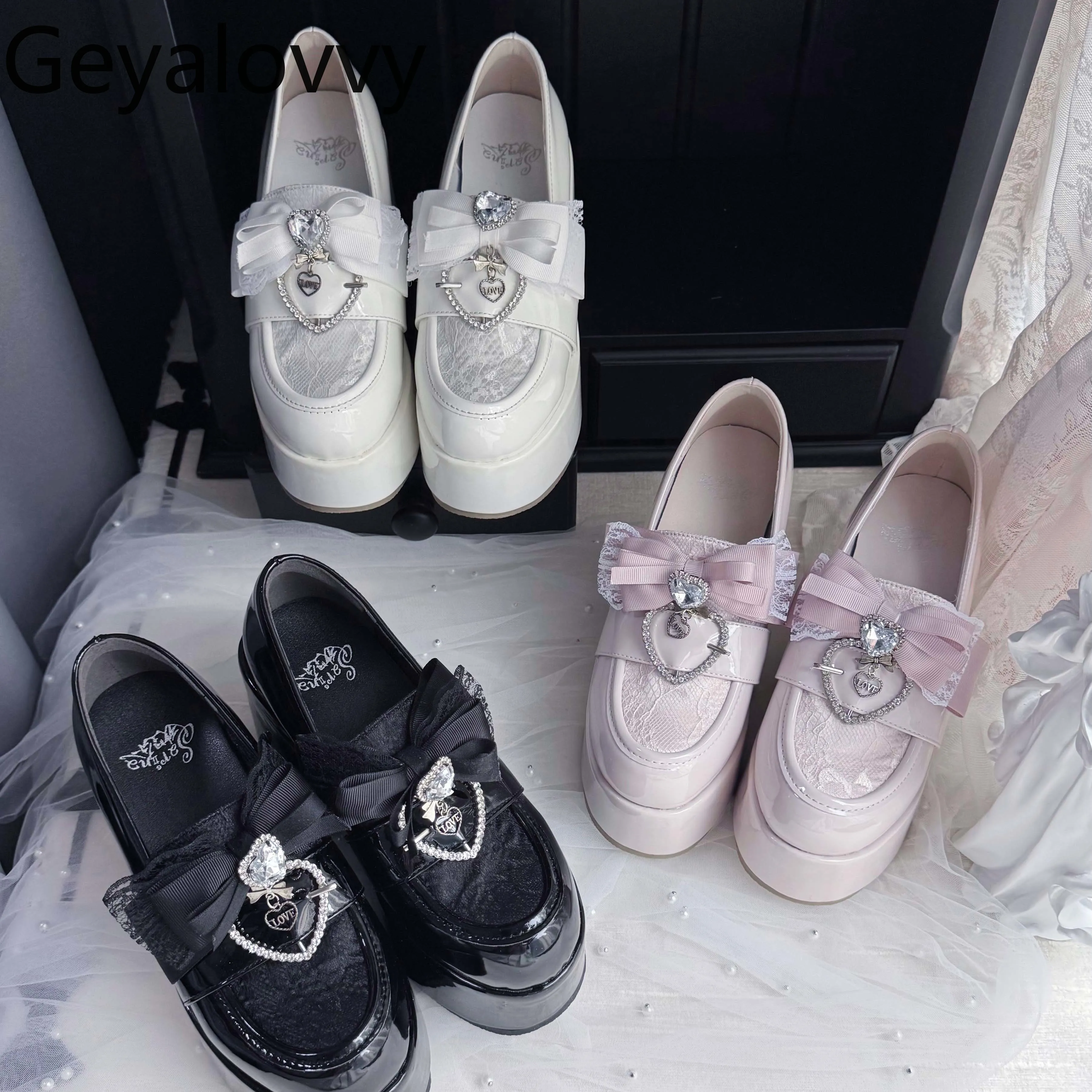 

Оригинальные кружевные туфли в стиле Лолиты на толстой подошве для женщин, весенне-осенние универсальные туфли-лодочки на высоком каблуке в японском стиле, массовая работа