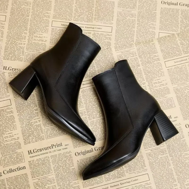 

Женские черные сапоги на высоком каблуке в корейском стиле, осенне-зимние короткие эластичные сапоги на толстом каблуке с острым носком для студенток