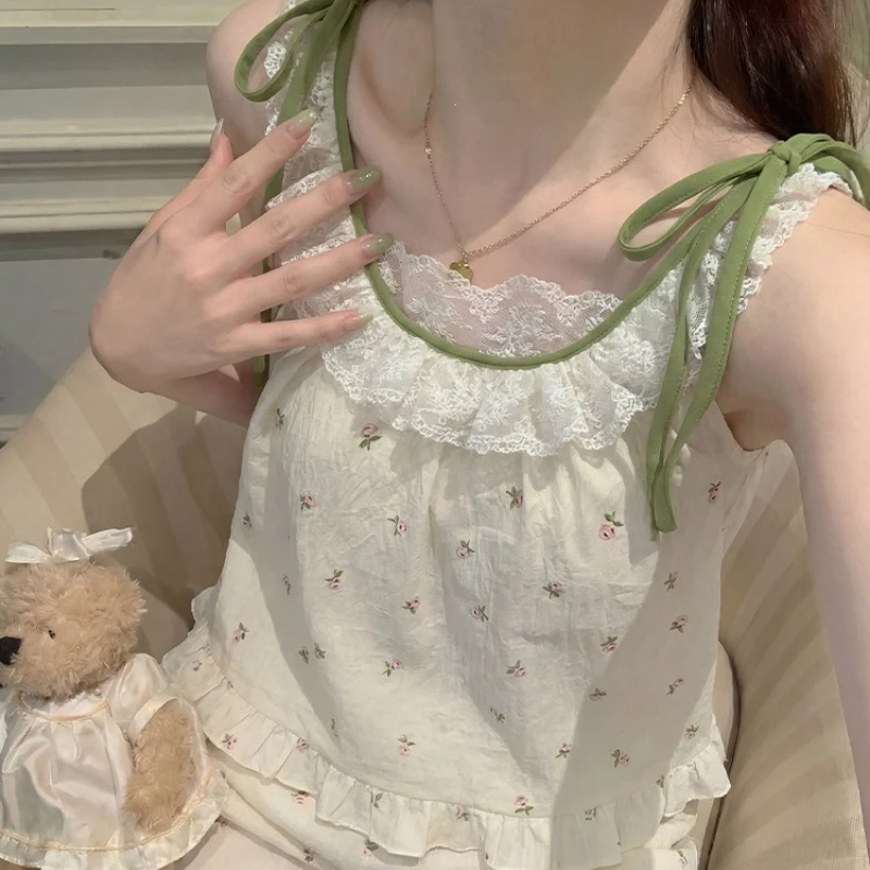 

Summer Thin Cloud Cotton Pajamas Women's Green Edged Floral Suspender Shorts with Chest Cushion Home Wear