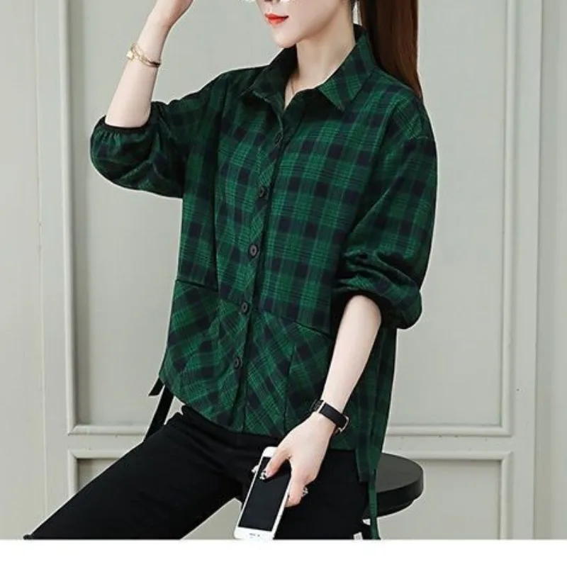 

Autumn and Winter Women's Polo Collar Plaid Cardigan Shirt Lantern Sleeve Polo Collar Fashion Casual Commuter Button Coat Tops