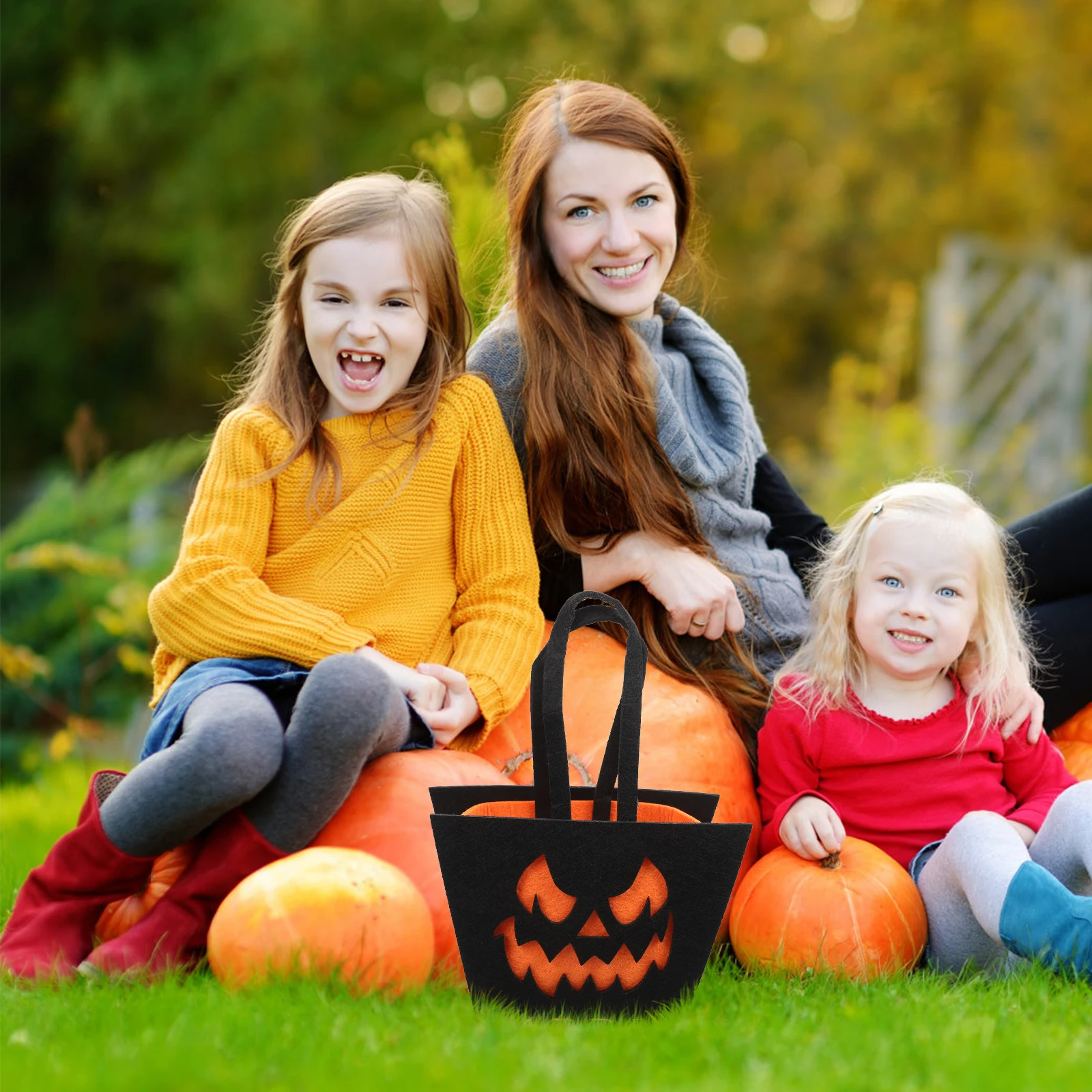 

Halloween Candy Bags Non-Woven Fabric Tote for Candy Chocolate Gift Pouch Halloween Party Favor Party Treat Bag