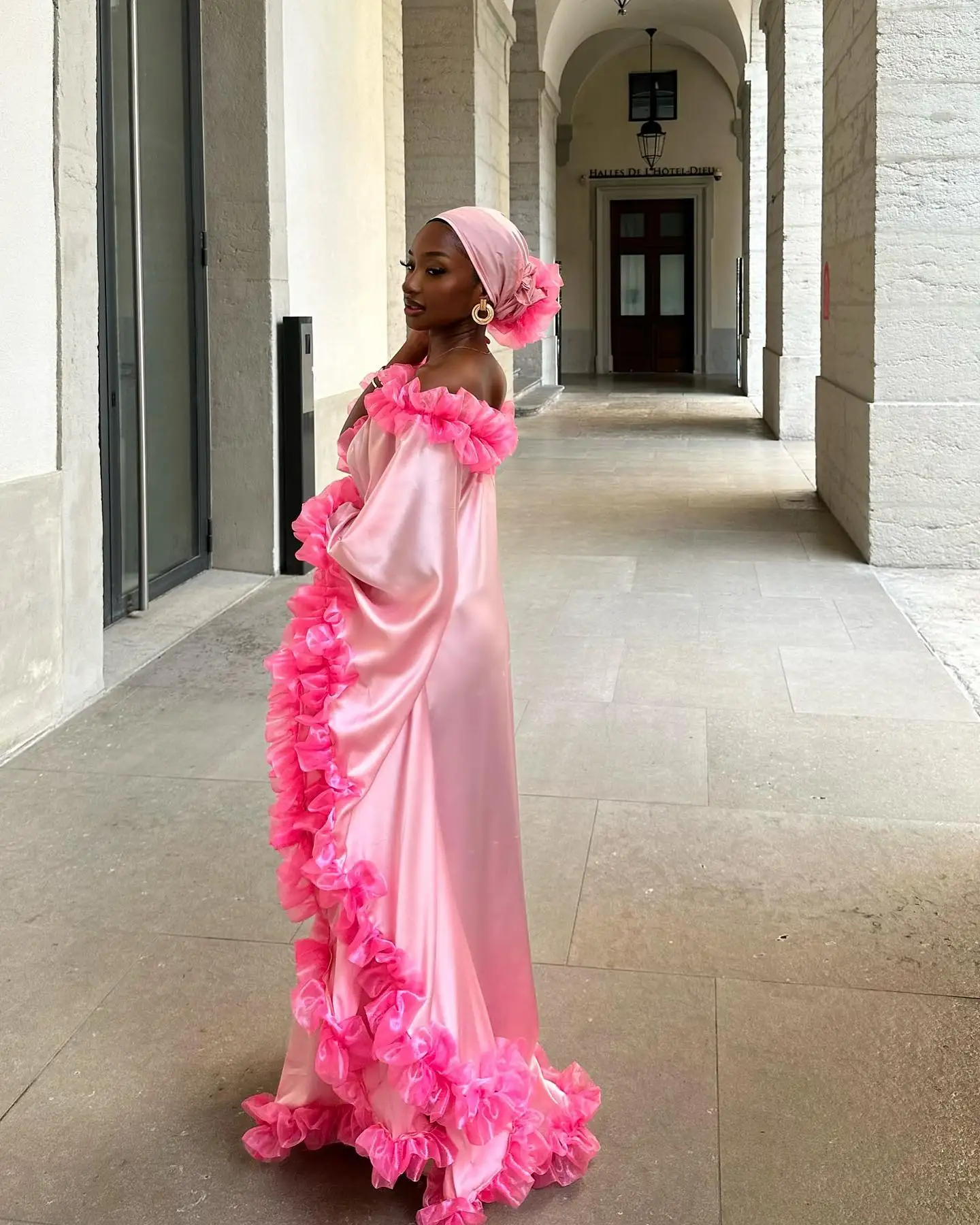 Pretty Pink Kaftan Fuchsia Ruffles Trimmed Modest Muslim Long Robe Full Sleeves Free Size Long Formal Party Dresses Women Gowns