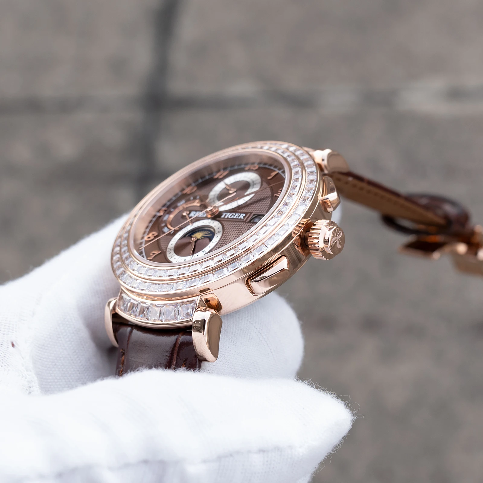 リーフ タイガー RT メンズ ローズゴールド デイト メカニカルウォッチ エレガント ダイヤモンド レザーストラップ 24 時間ムーンフェイズ 自動巻き時計 RGA19S3