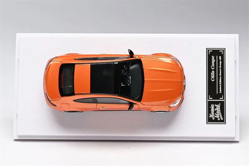 Howie Modello HM 1:64 C63 S Coupe W205 Sunset Orange Limited499 Modellino di auto pressofuso