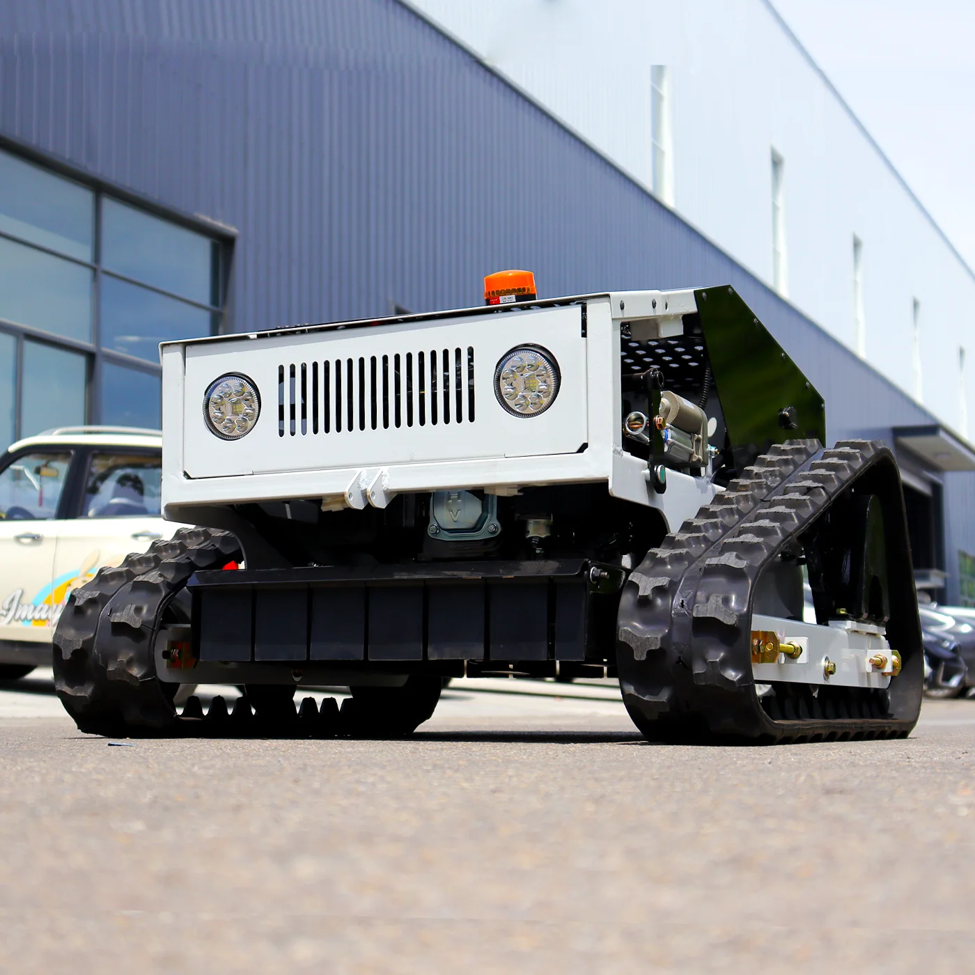 送料無料！ リモコン式家庭用芝刈り機、ミニスマートロボット芝刈り機、ゼロターン設計、550mm刈幅、トラック式