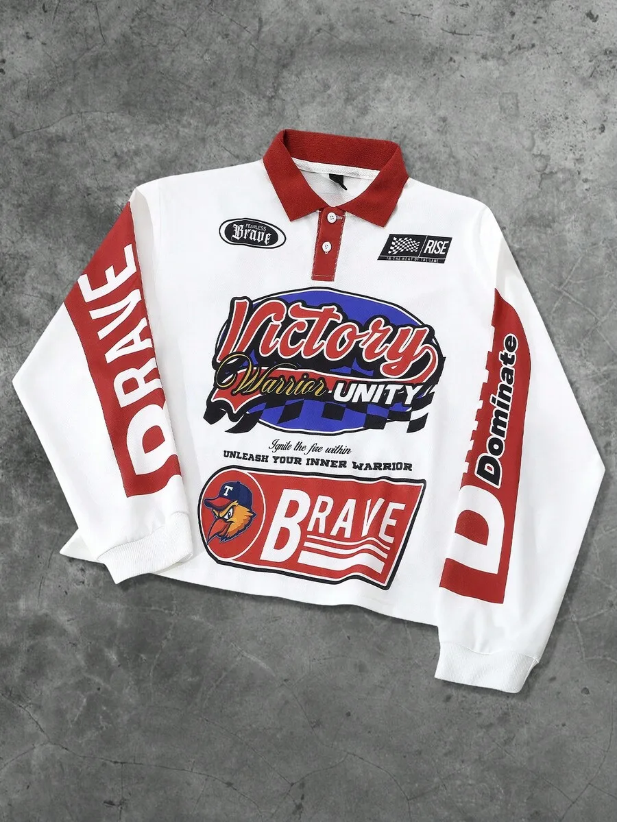 

Мужская белая рубашка-поло с длинным рукавом, контрастными вставками и ярким принтом с буквами