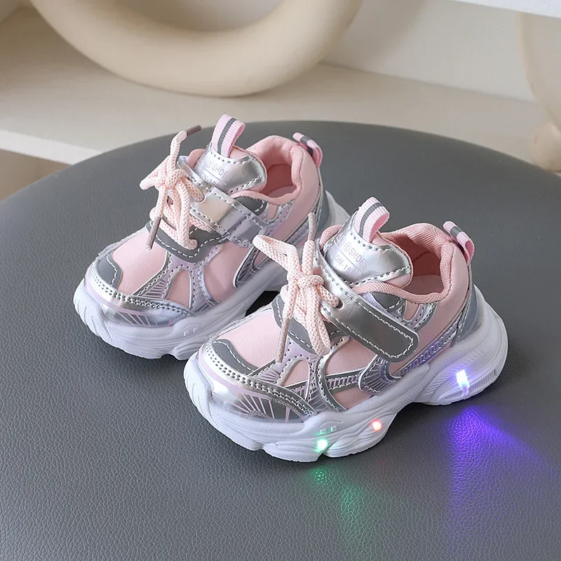 New LED Kids Sneakers Fashion Children Glowing Casual Shoes Boys Girls Luminous Sports Shoes Soft Non-slip School Running Shoes