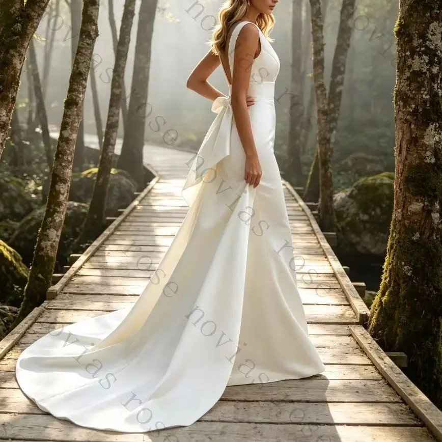 Customized Sleeveless Satin Slim Fit Mermaid Wedding Dress 2026 New Style Deep V-neck Bridal Gown with A Large Bow At The Back