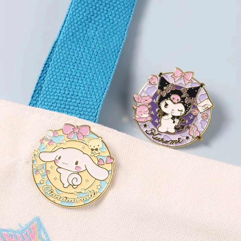 Anime Cartoon spilla Cute Cinnamoroll Kuromi Sanrio Kt Cat Badge Pins vestiti borse decorazione accessori ciondolo regali