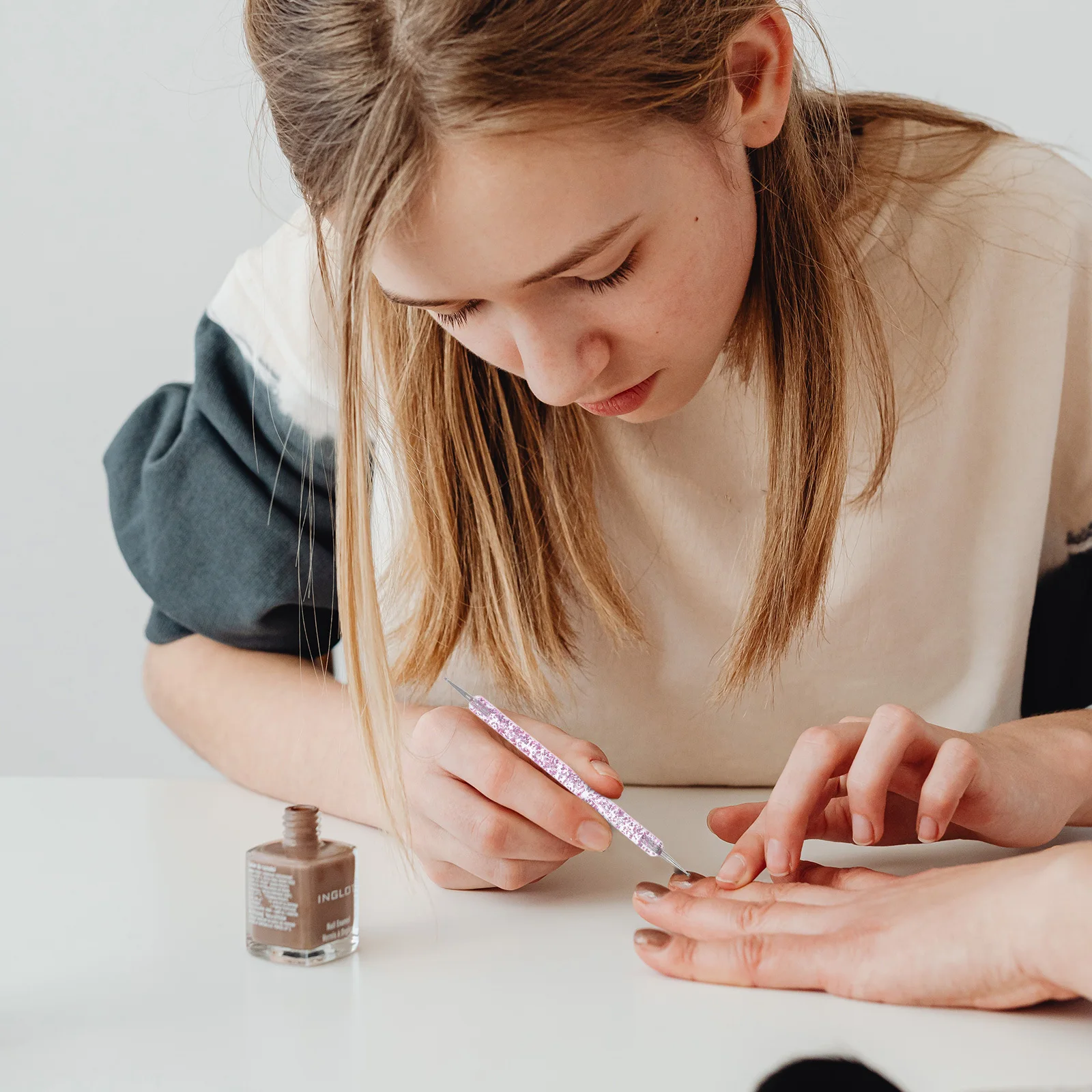 

5Pcs Nail Art Pen Set Dual Ended Rhinestones Picker Manicure Dotting Tool for Acrylic Nails Stylish Decorative Accessory Kit