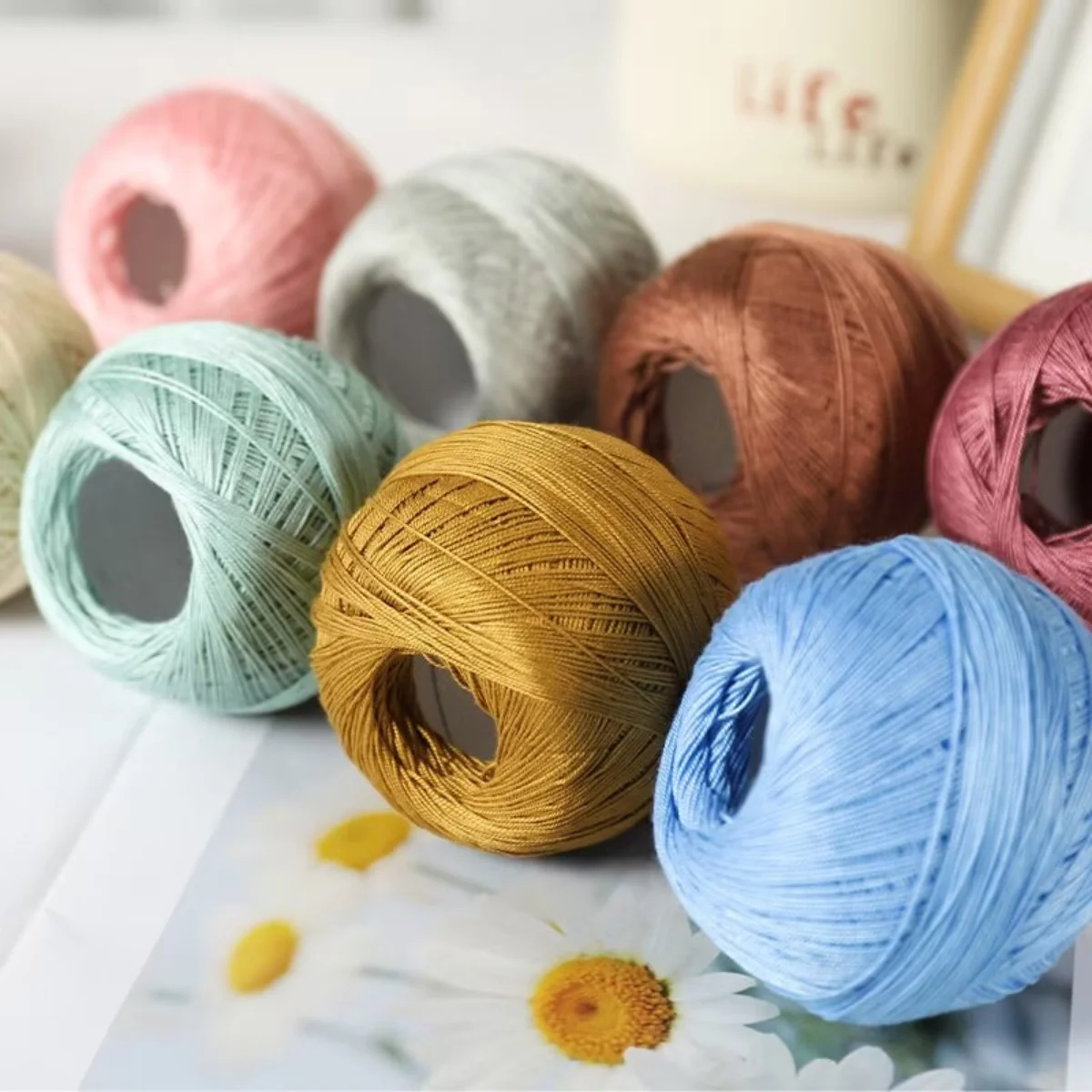 6-pack totaling 300g, No.7 strong twisted lace fine thread, contains 95% cotton and 5% nylon, cool and breathable
