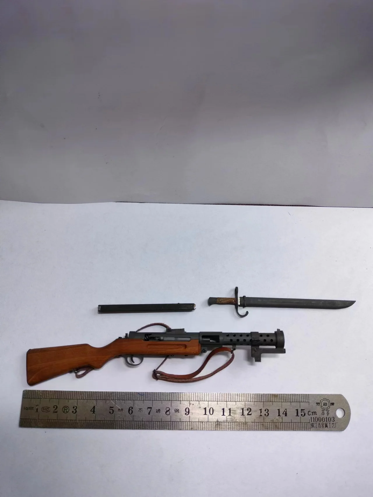 Arma de la Segunda Guerra Mundial 1:6, pistola de juguete SIG M1920, mitral hecho a mano de Metal y madera maciza, modelo de pistola de montaje para figuras de acción