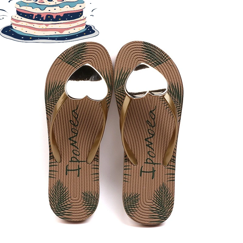 Claquettes personnalisées en caoutchouc PE, tongs d'extérieur pour femmes, tongs plates en forme de cœur tendance été pour influenceuses transfrontalières
