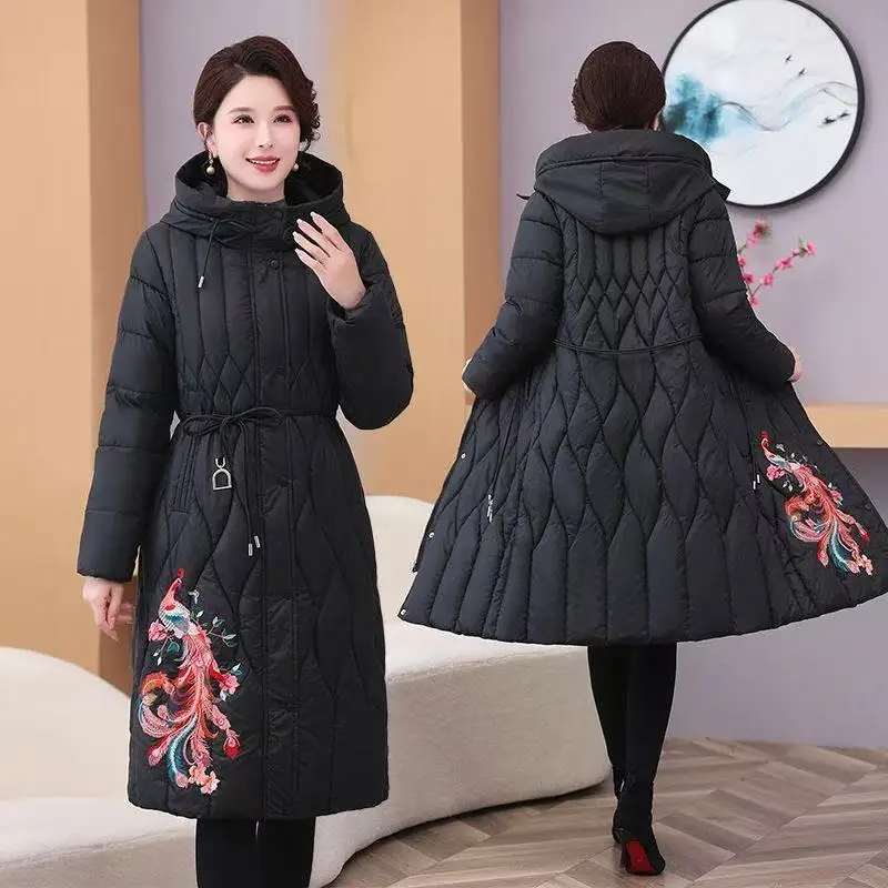 سترة شتوية بقلنسوة لعام 2025 سترة نسائية جديدة دافئة سترة عصرية من القطن للنساء معطف طويل بمزاج نحيف معطف نسائي