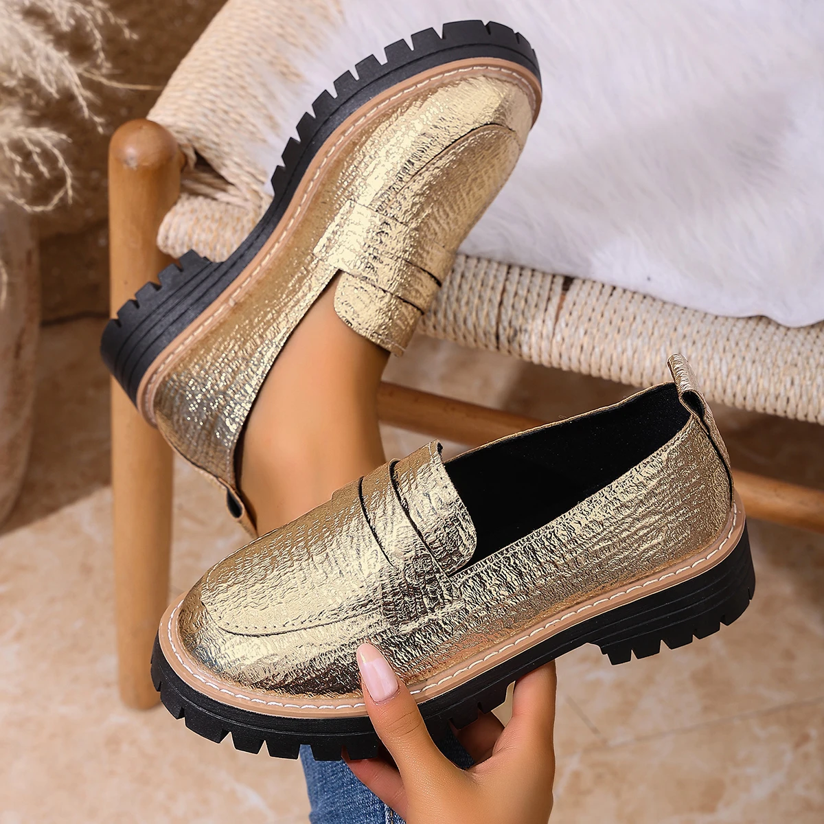 

2025 Women Slip on Platform Loafers Lightweight Breathable Walking Shoes Woman Casual Comfort Thick Sole Non Slip Sports Shoes