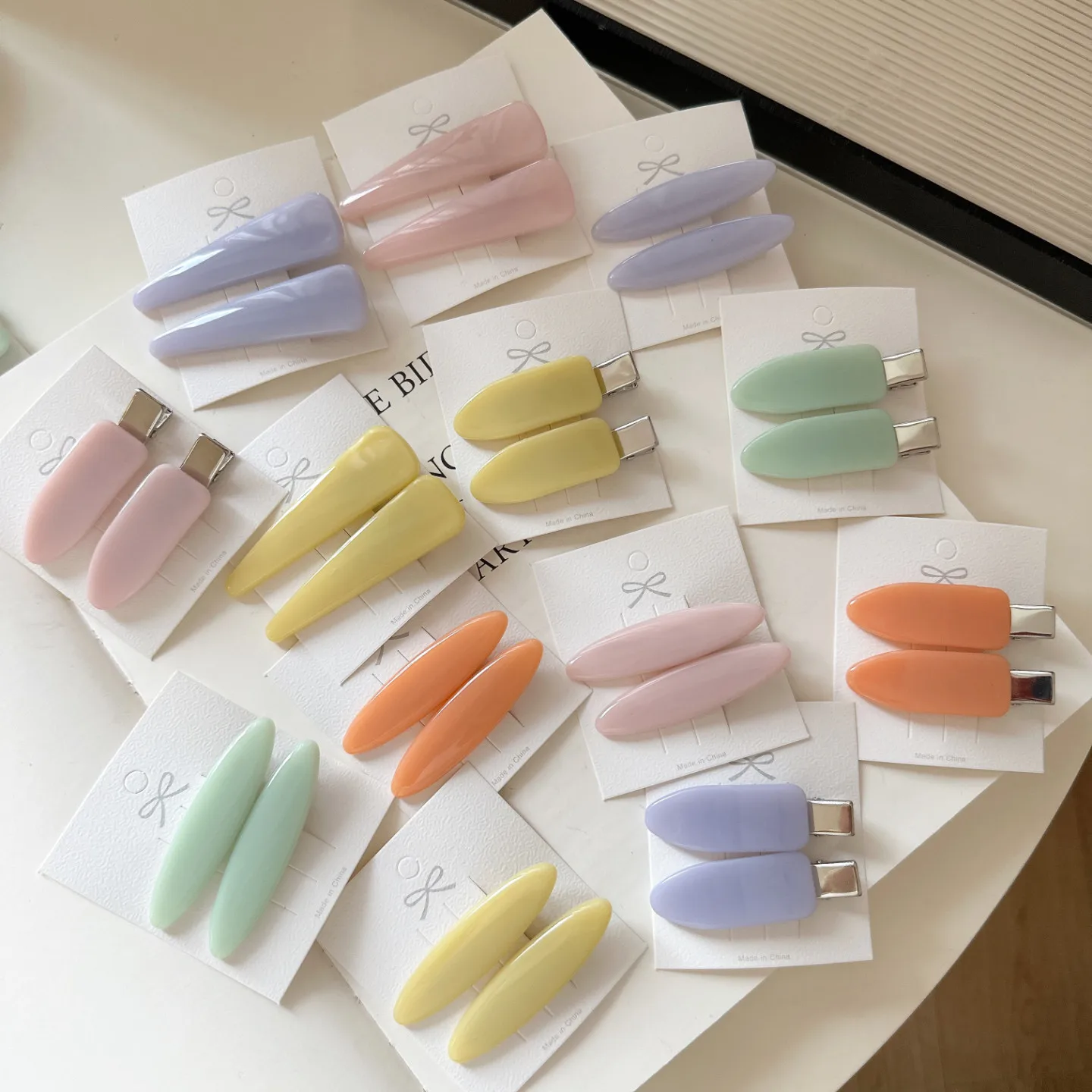 Translucent Duck Bill Barrettes Jelly Colorful for Women Side Bang Broken Hair Non Slip Lightweight Resin Clip  Styling Tools