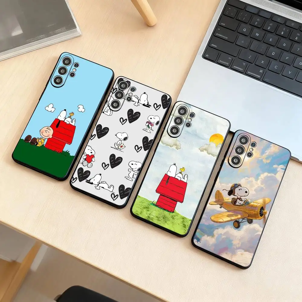 Snoopy F-Flying A-Ace  Phone Case For Samsung S25,S24,S21,S22,S23,S30,Ultra,S20,Plus,Fe,Lite,Note,10,Black Cover Gift