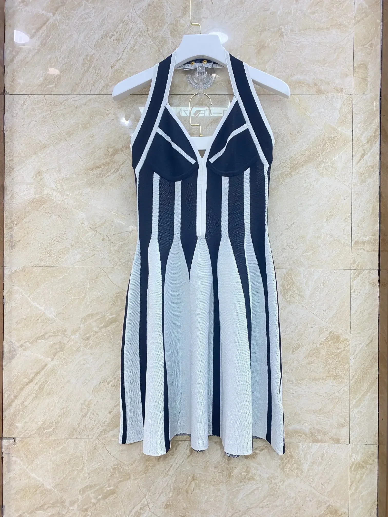 

2024 Office Lady Chic and Elegant Woman Summer Dress White Black Suspender Knitted Ice Silk Stripes High Quality for Holiday