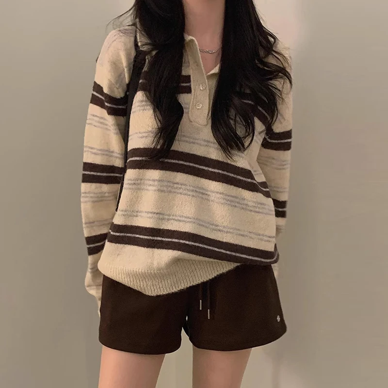 เสื้อสเวตเตอร์ไหมพรมลายทางสีน้ำตาลสไตล์วินเทจสำหรับฤดูใบไม้ร่วง ทรงหลวม ใส่สบาย เหมาะสำหรับใส่ไปทำงาน