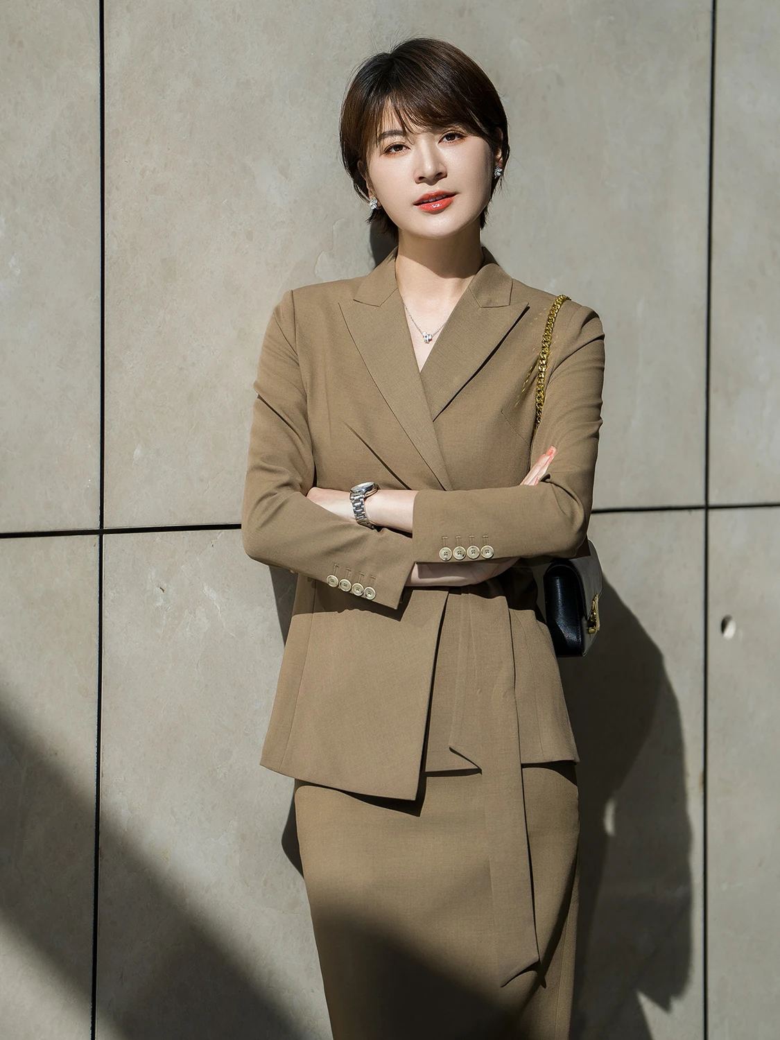 

Костюм женский Jiang Feifei Design, приталенный, деловой, весна-осень 2025, модный, элегантный, из двух предметов, для офиса и работы