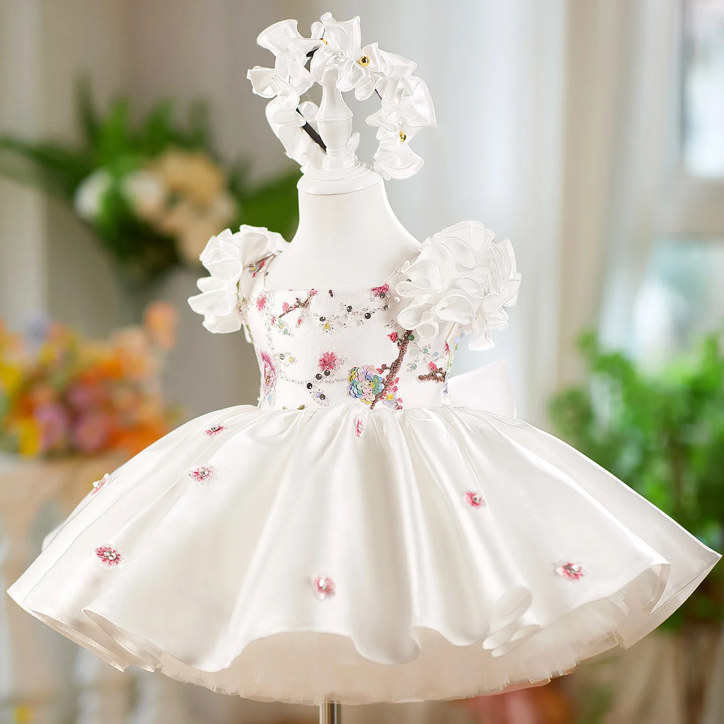 

Embroidered Sequins White Puff Sleeve Princess Dress Flower Girl Dress for Birthday Party Dance Performances Wedding Party