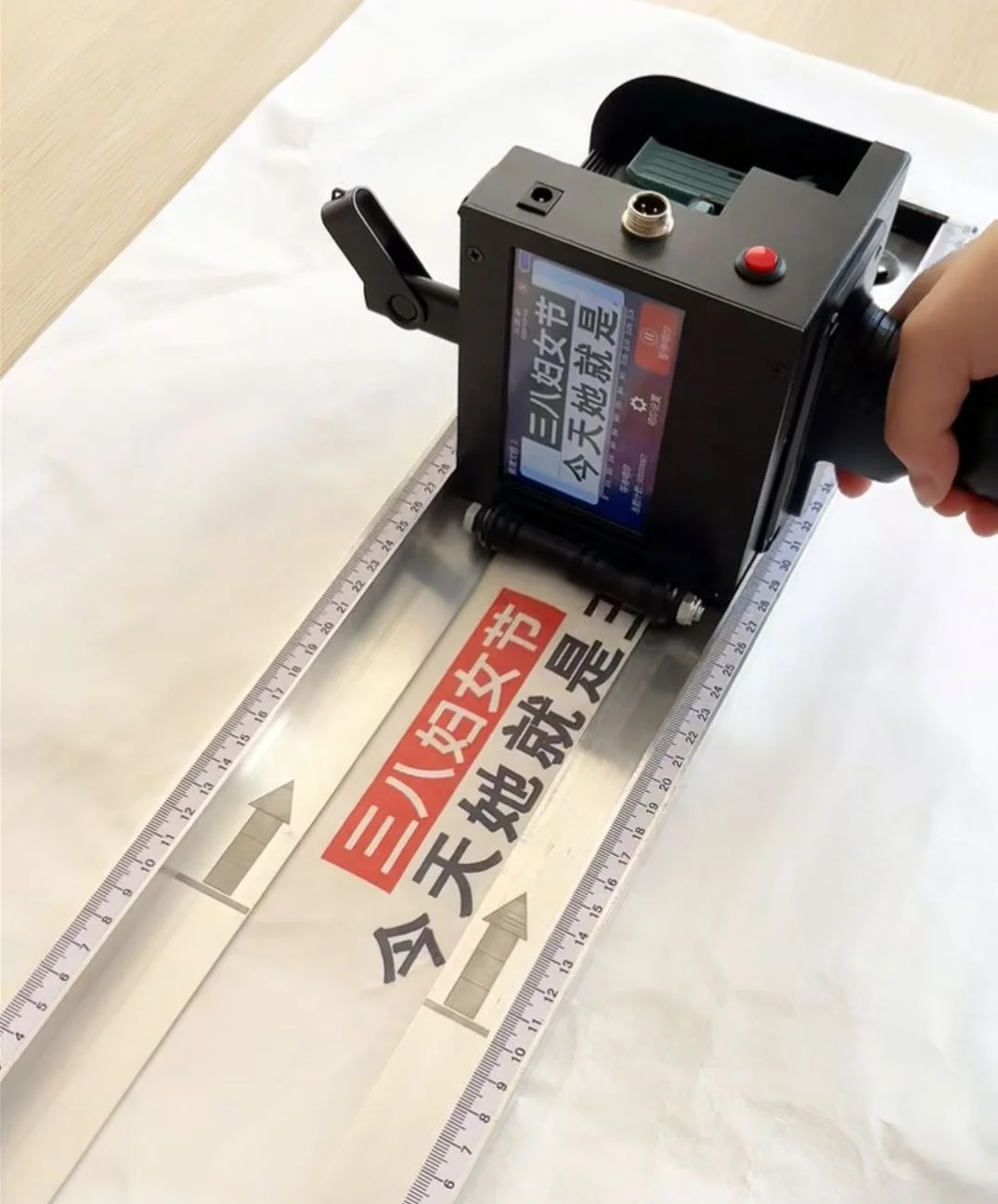 

Handheld Inkjet Printer, 50mm Large Character Automatic Printing, 2-5mm Fast Dry Single Color Inkjet Device