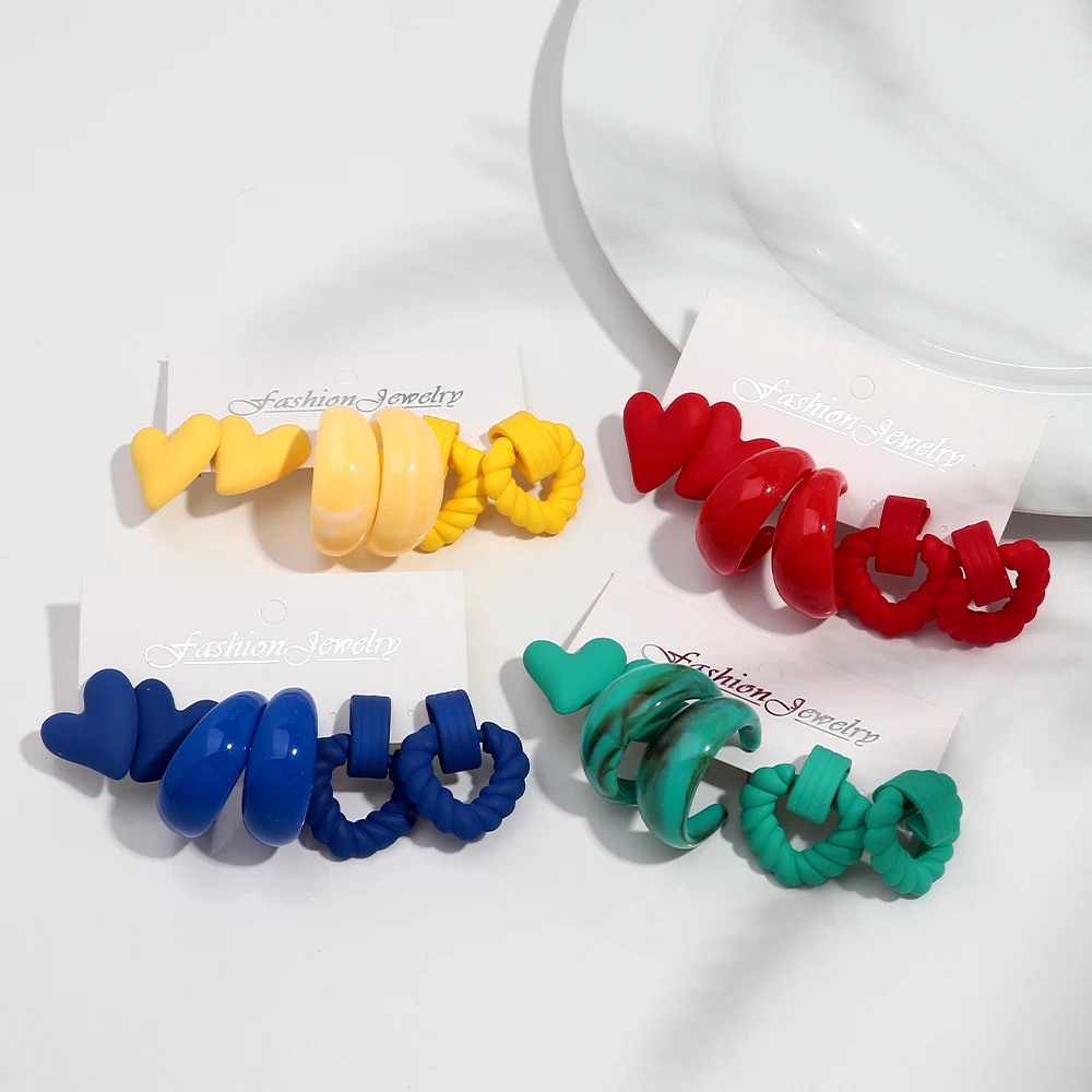 جديد 3 أزواج دائرة الاكريليك القرط الأطواق للنساء الكورية ماتي الملونة القلب قلادة أقراط الأزياء والمجوهرات مجموعة هدية عيد ميلاد