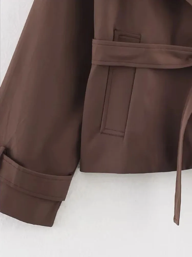 Damska kurtka jesienna w stylu retro z kieszeniami, modna, z długim rękawem, z paskiem, ozdobna, zapinana na guziki, z kołnierzykiem, krótka, jednolita.