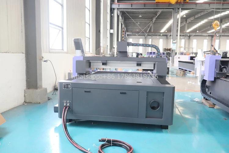 Tagliatrice laser a fibra per lamiera d'acciaio 3000W Prezzo di fabbrica 1390 6090 Mini taglierina Lazer per metalli economica
