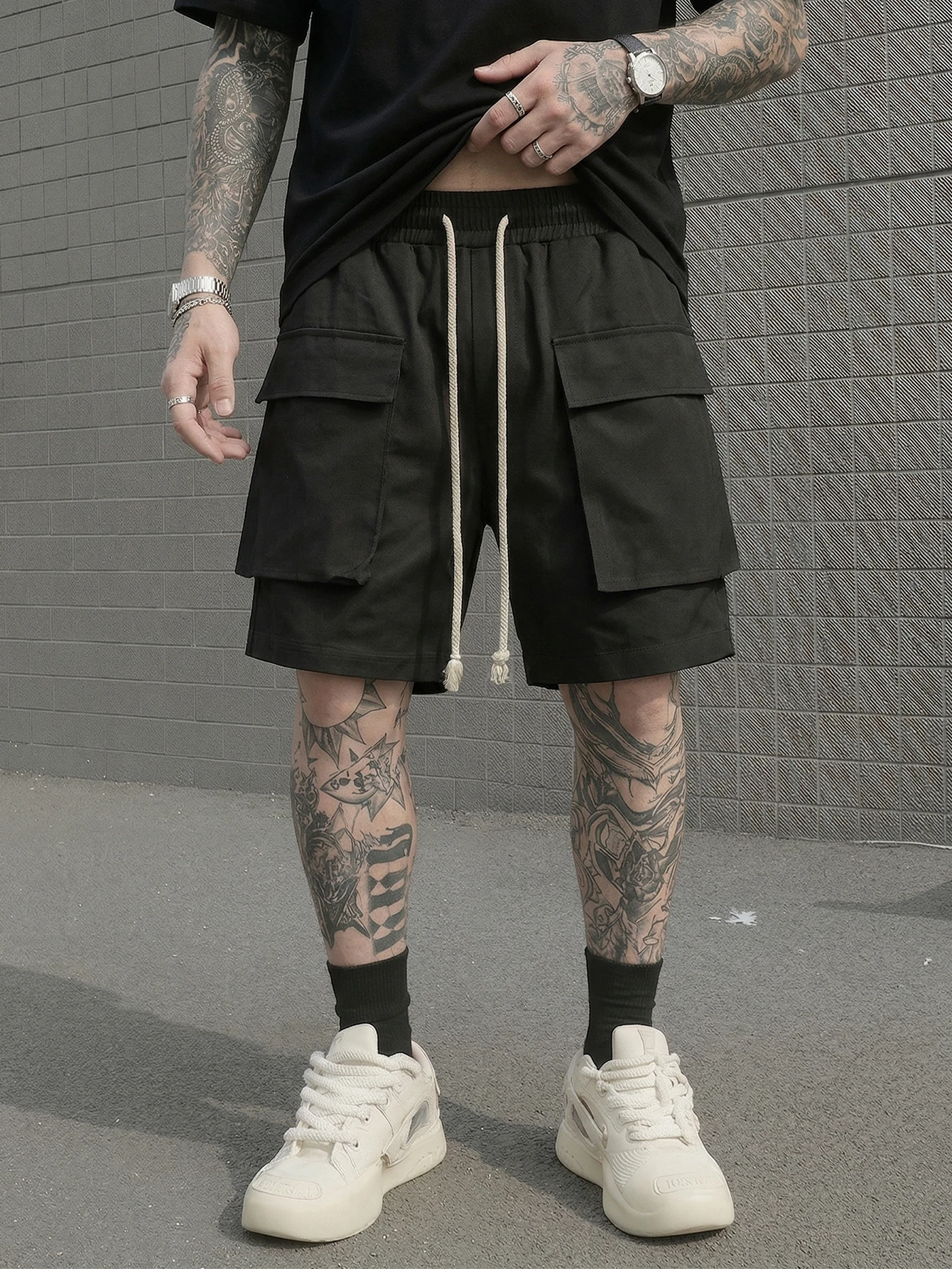 

Men's Fashion Casual Bermuda Shorts, Loose And Comfortable，Cargo shorts with large pockets, fashionable and trendy five-inch pan