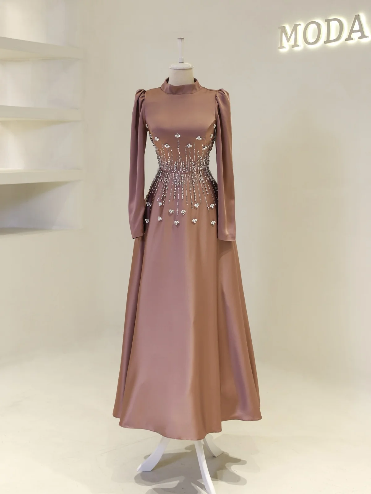 فستان سهرة نسائي جديد فاخر برقبة على شكل حرف H مطرز بالخرز 2025 دبي بأكمام طويلة فستان المشاهير فساتين مخصصة