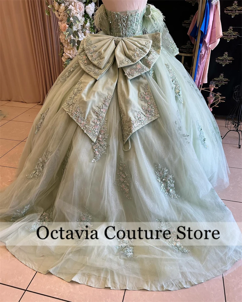 Зеленое платье Quinceanera с открытыми плечами и бантом, бальное платье с аппликацией из бисера, 2024, роскошное платье на день рождения, платье принцессы с перьями Sweet 16